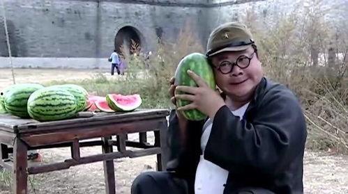 很搞笑的吃瓜视频,笑料百出！吃瓜视频带你领略欢乐无限