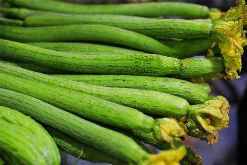 吃稍瓜去皮吗,吃稍瓜，去皮还是不去皮？